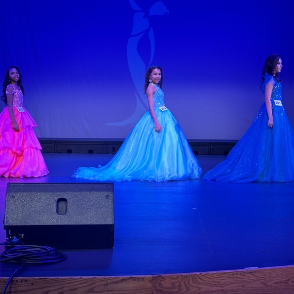 evening gown pageant dress unaltered not going outside of poshmark - Picture 3 of 6